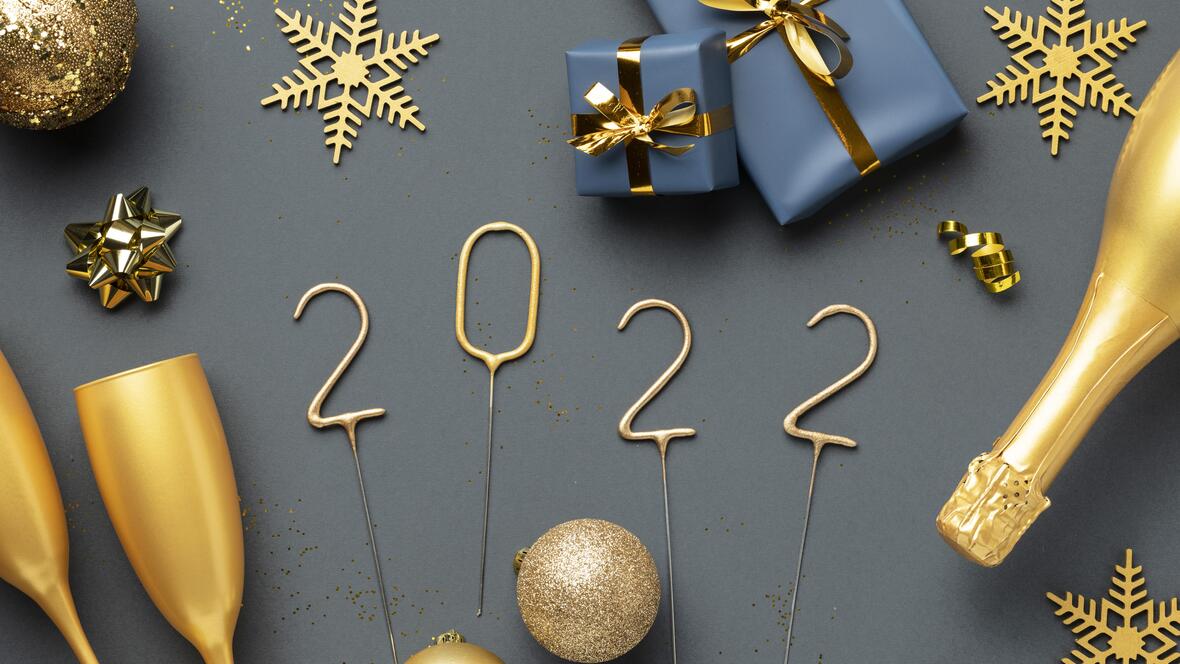 festive-new-year-2022-arrangement