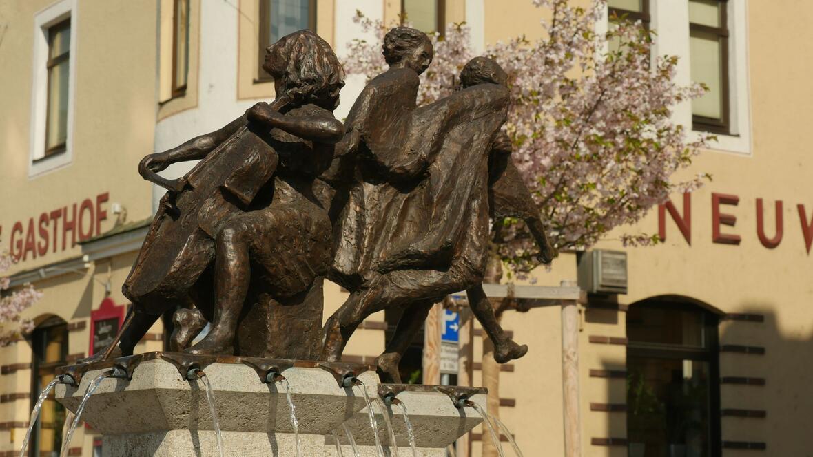 brunnen-nahaufnahme-hotel-neuburg