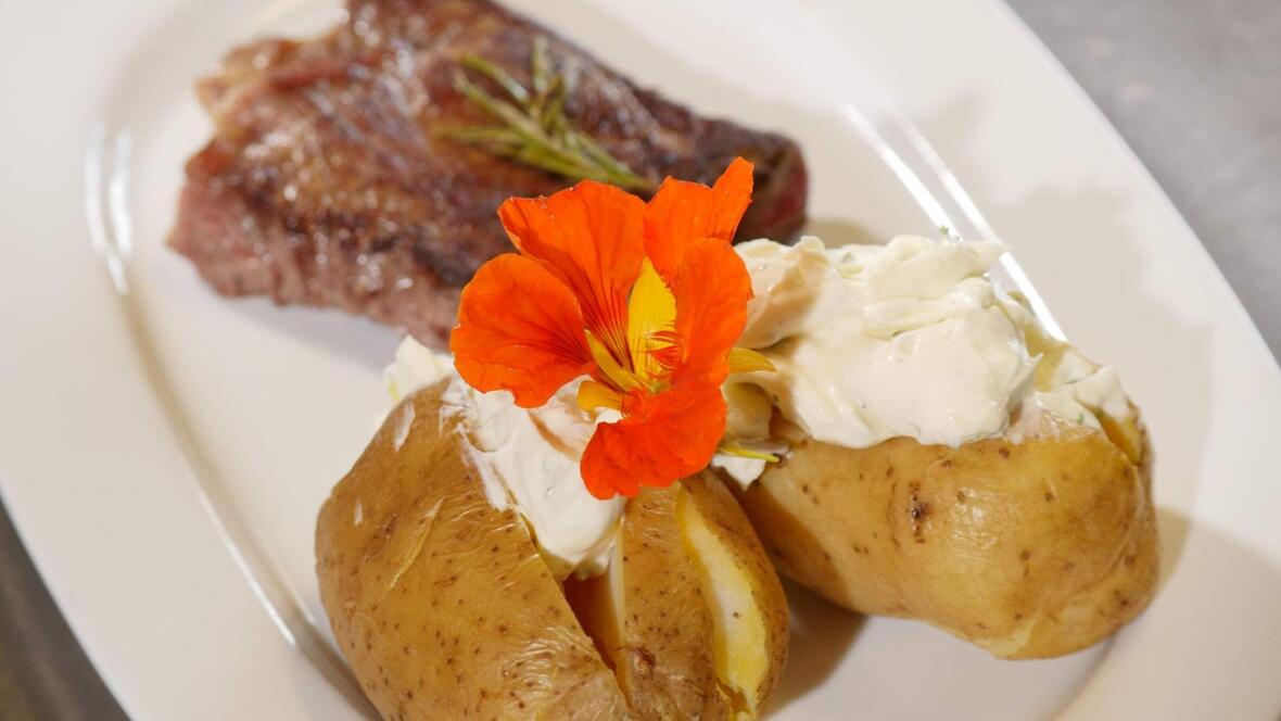 ofenkartoffeln-und-steak-hotel-neuburg